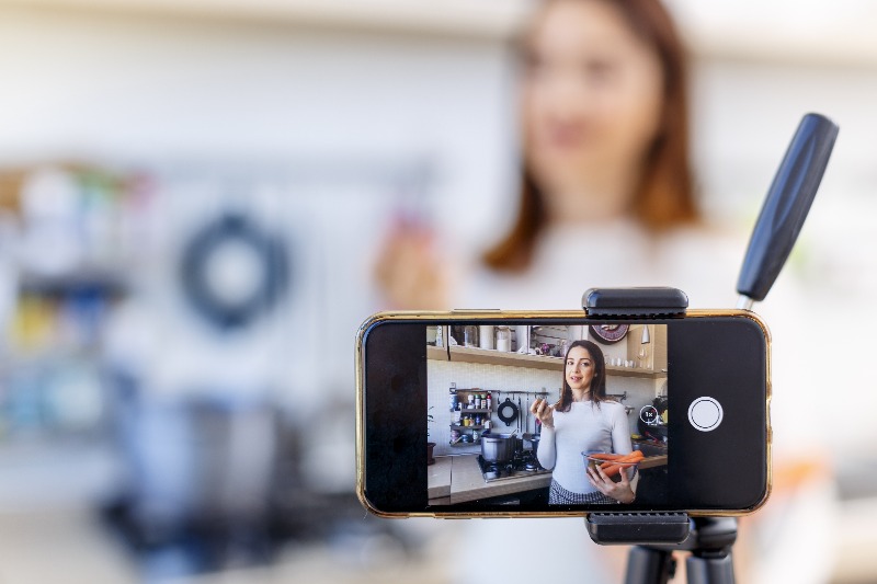 ライブコマースの本格運用に至るまでに<br>必要なステップとToDoとは