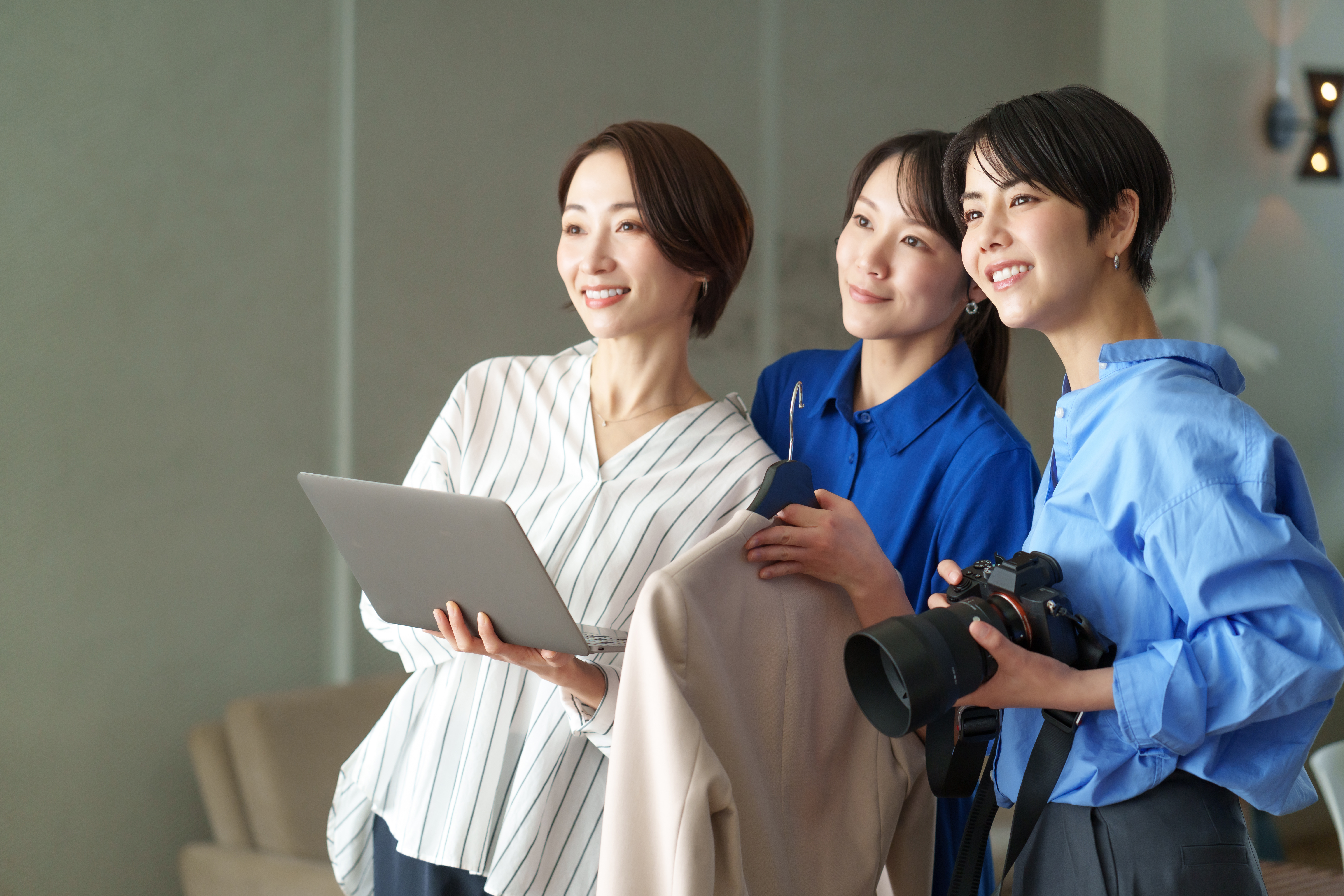 アパレル業界で成功する越境ECの始め方とは？成功に必要なポイントとおすすめプラットフォームを紹介